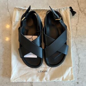 NWT Liberte Capri Sandals